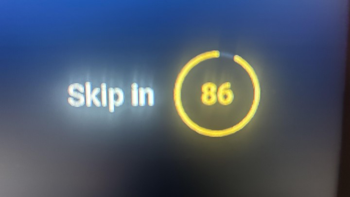 Źródło: Reddit - 90 sekund niepomijalnych reklam na YouTube: internauci nie wierzą w błąd techniczny - wiadomość - 2026-04-10