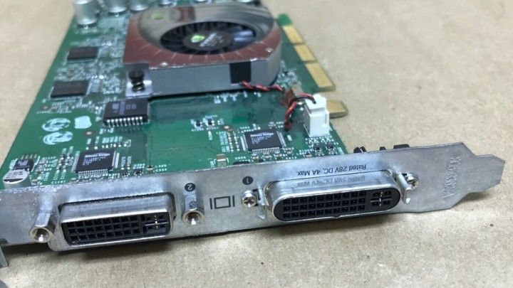 GeForce 4 Ti 4600 z nietypowym złączem... i cyk, wartość znacznie rośnie. Źródło: eBay / IT Depot - Gracz prawie pozbywa się 20-letniej karty graficznej, lecz potem zdaje sobie sprawę, że może być warta nawet 1000 euro - wiadomość - 2024-03-06