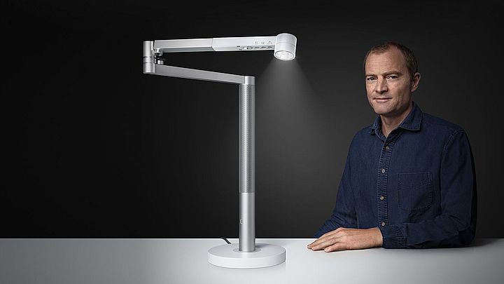 Jake Dyson i jego najnowsze dziecko. - Smartlampa za 2500 zł, która będzie działać 60 lat - Dyson Lightcycle Morph - wiadomość - 2020-01-30