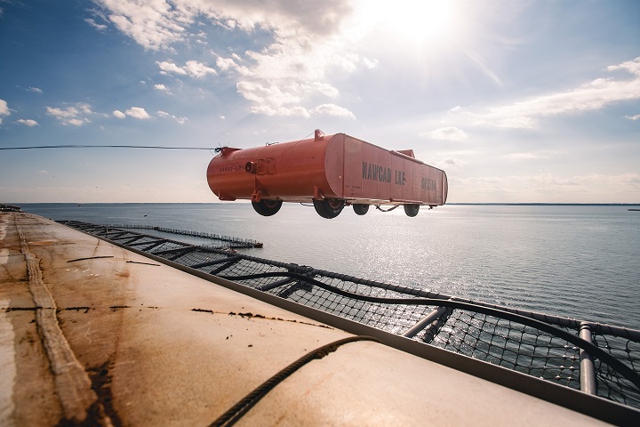 Źródło: Huntington Ingalls Industries - Amerykański lotniskowiec USS John F. Kennedy wystrzeliwuje pojazdy do rzeki; nie jest to jednak zabawa marynarzy - wiadomość - 2024-03-07