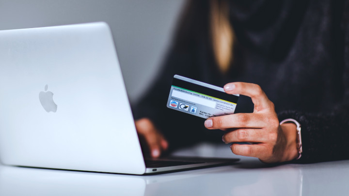 Kupujesz przez Internet? Nowe prawo ma Cię chronić - ilustracja #1