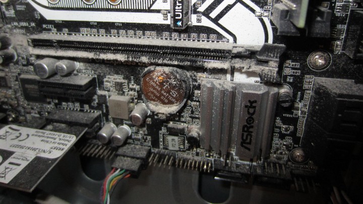 Źródło: extreme.pcgameshardware.de - To najbrudniejsze komputery jakie widzieliśmy. Gracze z Niemiec zebrali 400 zdjęć pecetów w tragicznym stanie - wiadomość - 2025-05-26