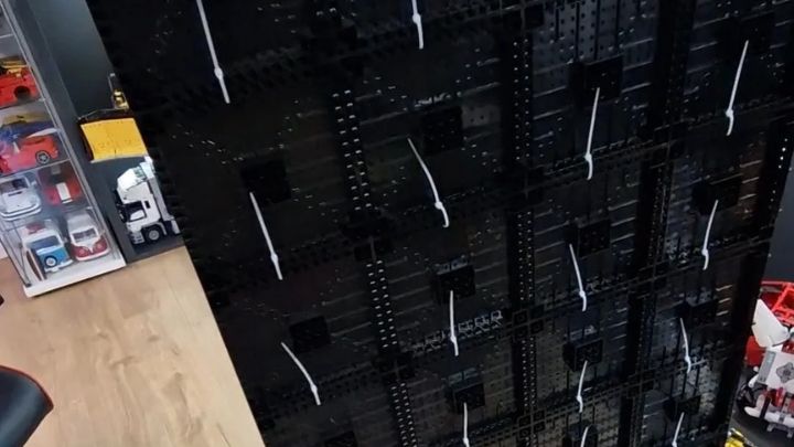 50 tysięcy klocków LEGO, 80 godzin i klasyczny obraz. Efekt jest niesamowity - ilustracja #2