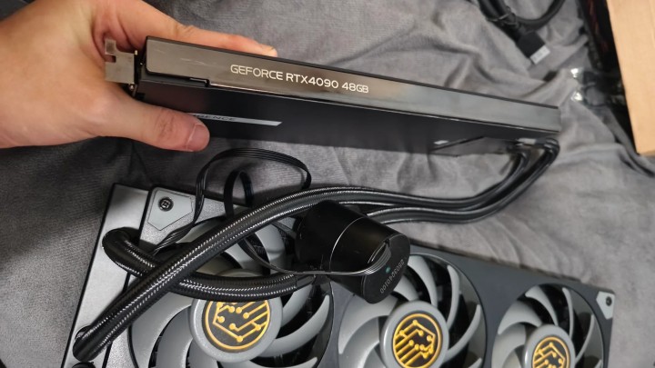 Ta wersja RTX 4090 ma mieć 48 GB pamięci. Źródło: CeFurkan, Reddit - Pojawił się RTX 4090, który ma aż 48 GB VRAM - i to w cenie niższej niż RTX 5090 - wiadomość - 2025-03-24