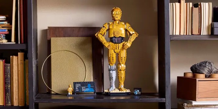 Źródło: LEGO; materiały promocyjne - Bez niego Star Wars nie byłoby tym samym. LEGO uczciło 25-lecie serii klocków wyjątkowym modelem C-3PO - wiadomość - 2025-03-24