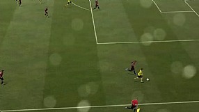 FIFA 13 kontra - zejście skrzydłowego w pole karne