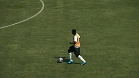 Pro Evolution Soccer 2010 Drybling cz.4 – Obrót na bramkę