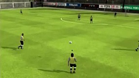 FIFA 10 Podania – Wypuszczanie zawodnika górą