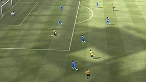 FIFA 12 Obrona akcji sam na sam – Zamieszanie w polu karnym