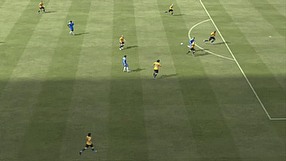 FIFA 12 Podania – Podanie prostopadłe górą
