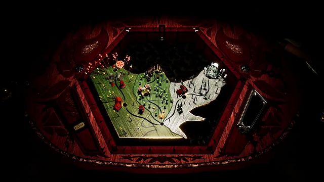 [0:45] - zwiastun z datą premiery