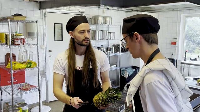 [1:00] - zwiastun premierowy