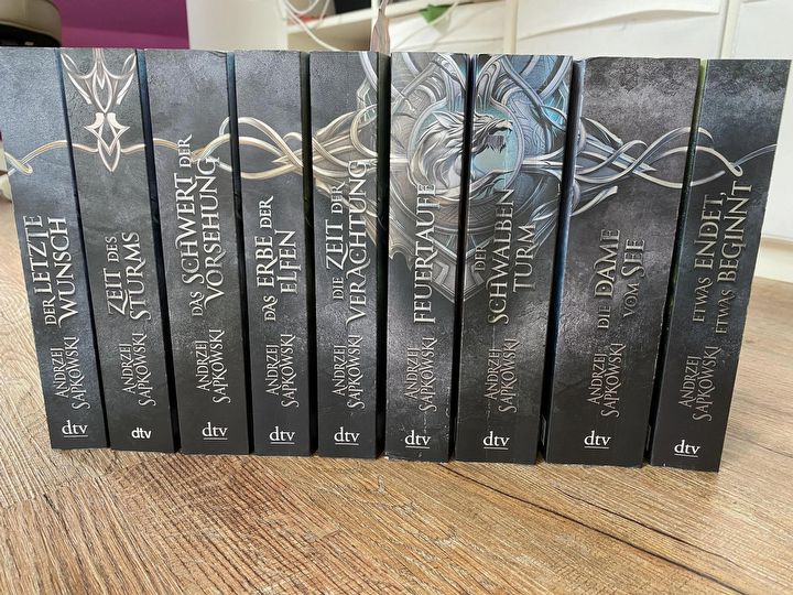 Okładki Wiedźmina potrafią przyciągać wzrok. Tak wyglądają zagraniczne wydania - ilustracja #4