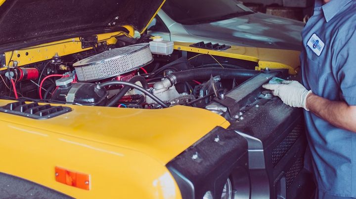 Podłączanie i odłączanie akumulatora - jaka kolejność? - ilustracja #1