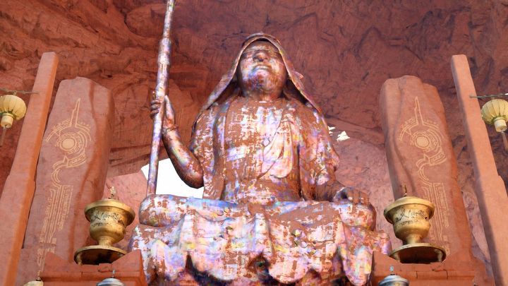 1 - Crimson Desert: Jak oczyścić złote posągi w zadaniu Krużganek Oświecenia? - Crimson Desert - poradnik do gry