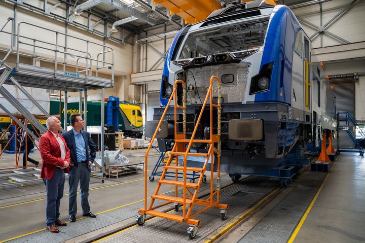 PKP Intercity zamawia szybkie lokomotywy elektryczne; osiągają prędkość do 200 km/h - ilustracja #2