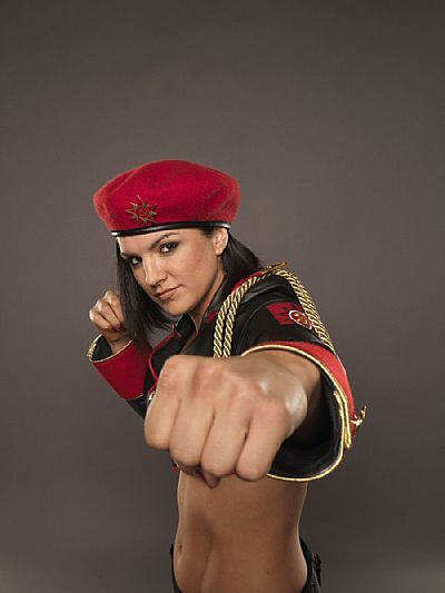 Gina Carano w Command & Conquer: Red Alert 3 - ilustracja #1