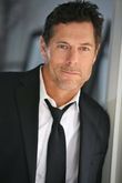 FBI Agent (uncredited)