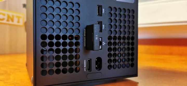The set of connectors on the back of the console looks rather modest – will you miss the HDMI input? - Xbox Series X - First Impressions - dokument - 2020-10-21
