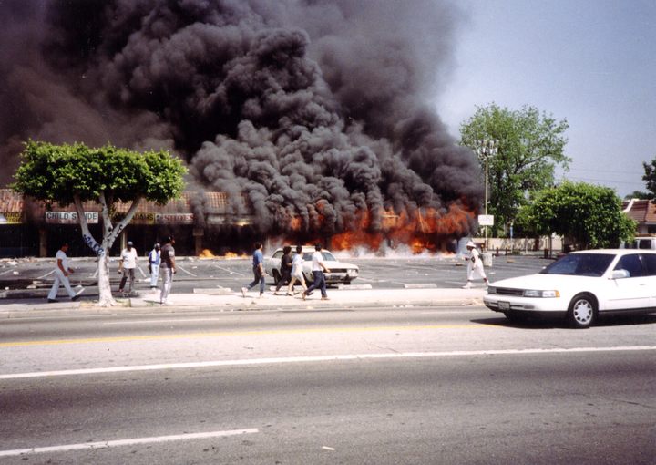 Entire blocks burning, violence, looting of stores – that's what the next 6 days in south Los Angeles look like. - Rap, Riots, and Gangs of LA – True Story Behind GTA: San Andreas - dokument - 2020-06-05