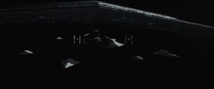 Part of this fleet could safely cut the Resistance off. - The 9 Greatest Absurdities of Disney's Star Wars Trilogy - dokument - 2019-12-23