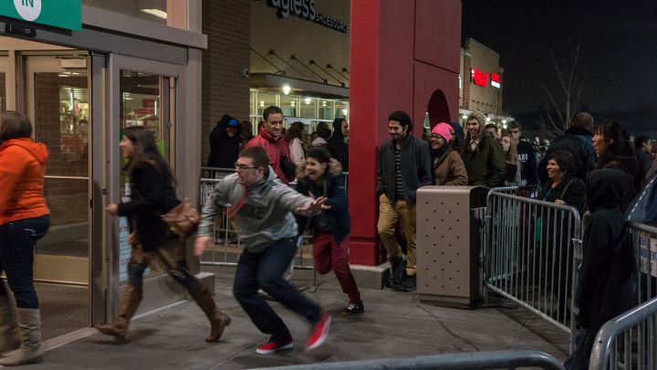 In the frenzy of shopping, a tragedy can – and often does – happen (image source: Wikipedia). - Black Friday story – where did the shopping celebration come from? - document – 2021-11-08