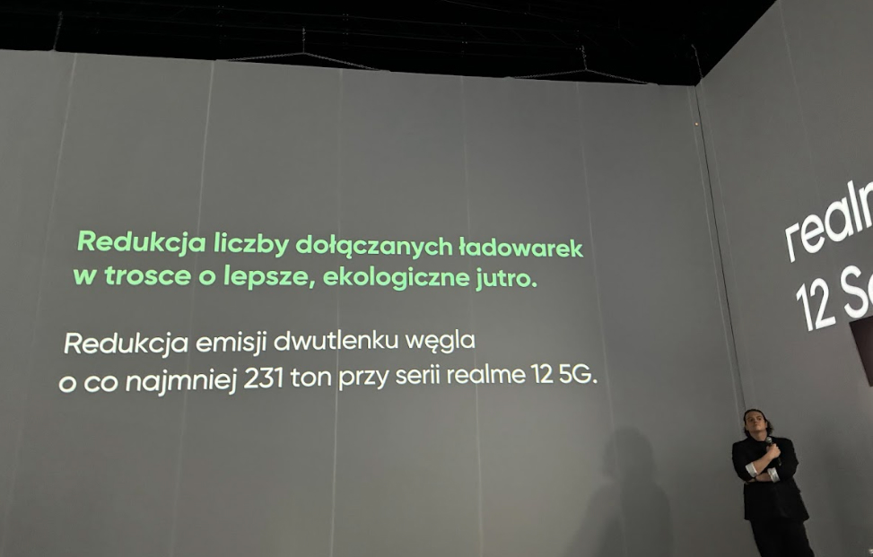 Zdjęcie slajdu z premierowej prezentacji serii realme 12 5G | Źródło: materiały własne