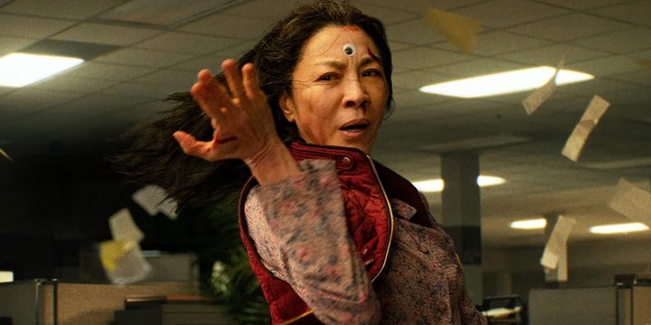 Tutto ovunque in una volta, Daniel Kwan, Daniel Scheinert, A24, 2022 - Blade Runner 2099 ha trovato la sua stella. Michelle Yeoh sarà la protagonista di una serie di fantascienza incentrata sulle donne. Su cosa riguarderà la produzione di Amazon? - messaggio - 2024-05-08