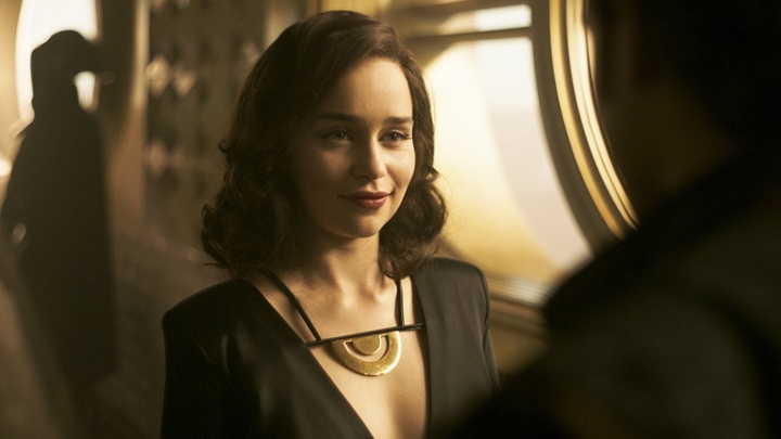 Qi’ra in the movie played by Emilia Clarke | Solo: A Star Wars Story, Ron Howard, Lucasfilm Ltd., 2018 - In Star Wars: Outlaws, Crimson Dawn and Qi'ra Return. Forgotten After Solo: A Star Wars Story with A Chance to Tell The Story That Movies Dropped - news - 2024-04-10
