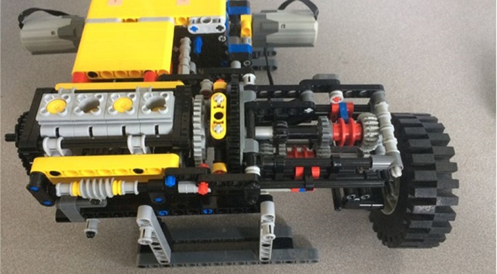 Źródło: Renault - Prototyp zbudowany z klocków LEGO inspiracją dla nowoczesnej skrzyni biegów, Renault stosuje ją w wielu autach - wiadomość - 2024-05-07