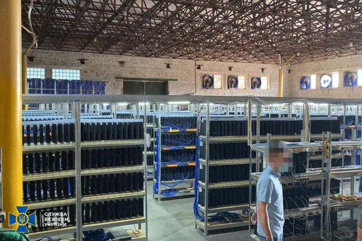 Tons of PS4s Discovered in Crypto Mine in Ukraine - picture #1