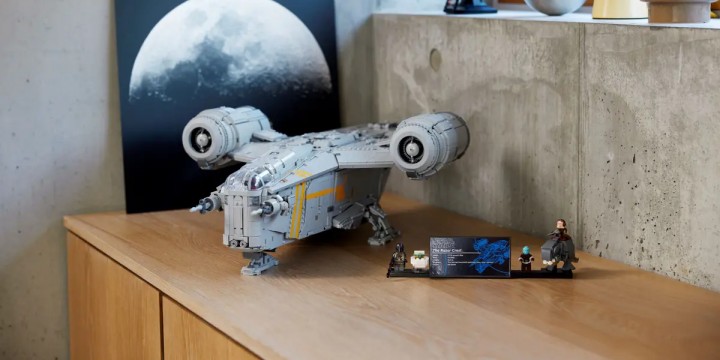 Źródło: LEGO, materiały promocyjne. - Kosmiczna promocja na jeden z najpiękniejszych statków z Gwiezdnych wojen. LEGO Star Wars Brzeszczot to 72-centymetrowy gigant - wiadomość - 2024-04-25