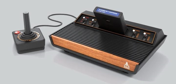 Czy da się w kimś wytworzyć nostalgię? Moja opinia o Atarii 2600+ po 10 godzinach testowania sprzętu - ilustracja #1