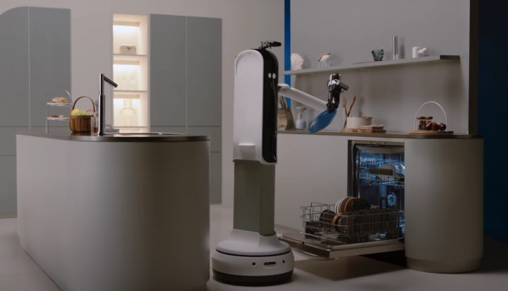 Robots Clean, Pour Wine And Act as Pets on CES 2021 - picture #1