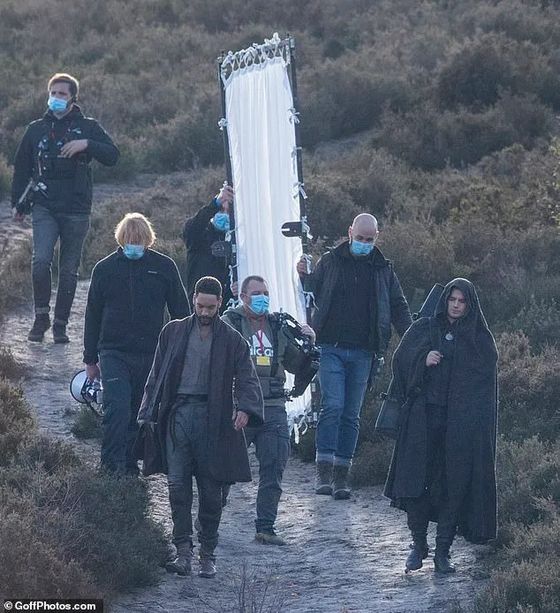 New Shots From The Witcher Set; Geralt and Nilfgaardians Return - picture #2