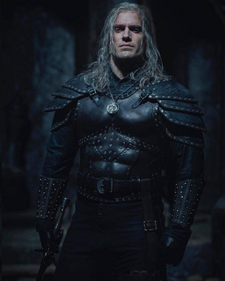 Henry Cavill in His Witcher Season 2 Armor - picture #1