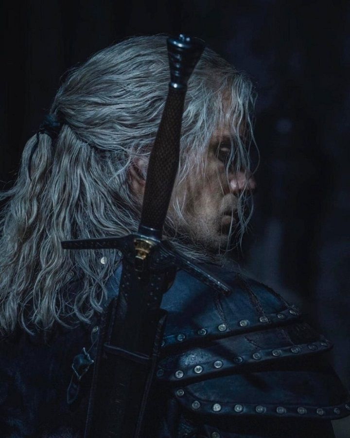 Henry Cavill in His Witcher Season 2 Armor - picture #2
