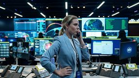 Nadchodzący thriller polityczny Netflixa z 89% na Rotten Tomatoes będzie hitem tej jesieni. Idris Elba i Rebecca Ferguson w intrygującej zapowiedzi widowiska