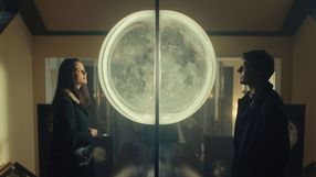 „Trzymający w napięciu” thriller szpiegowski Prime Video wylądował w top 10. Polacy chętnie oglądają tę 8-odcinkową intensywną serię