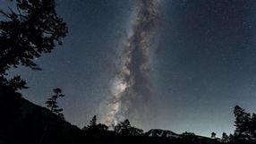 Jedna z największych zagadek fizyki: czy jesteśmy bliscy odkrycia tajemnicy ciemnej materii?