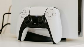 Sony opatentowało nietypowy kontroler, który może całkowicie zmienić to, jak gracze postrzegają sterowanie w grach