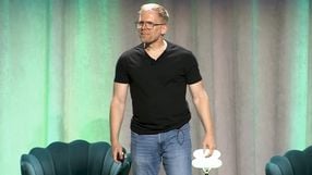 John Carmack wyobraża sobie światłowód jako alternatywę dla pamięci DRAM. To miałoby pomóc AI