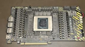 RTX 5090 dosłownie pękł, gdy użyto BIOS-u do „ekstremalnego overclockingu”, którego instalacja pozbawia gwarancji