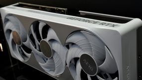 Nowa aktualizacja, nowe kłopoty NVIDII. Sterowniki 595.71 ograniczają podkręcanie kart RTX 40 i 50