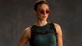 Sophie Turner jako Lara Croft w akcji. Nowe zdjęcia z planu aktorskiego serialu Tomb Raider Amazona trafiły do sieci