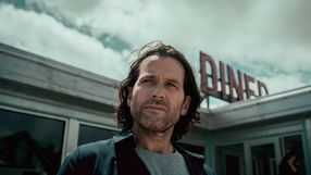 Tylko 4 dni dzielą nas od premiery 4. sezonu Stamtąd na HBO Max. Hitowe sci-fi z 97% na Rotten Tomatoes przedłużono o finałową serię przed premierą nowych odcinków