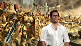 Henry Cavill dostał w Łodzi zestaw figurek z Warhammera 40 000. Aktor ucieszył się jak dziecko i zostawił po sobie wyjątkowy artefakt