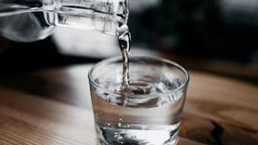 1000 litrów pitnej wody za 23 centy. Chińscy naukowcy bez prądu zmieniają wodę morską w zdatną do picia
