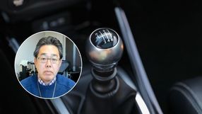 Dlaczego samochody z ręczną skrzynią biegów są lepsze dla waszego mózgu niż te z automatyczną? Profesor z gry Nintendo dobrze to wyjaśnił