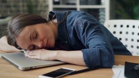 Pokolenie Z nie znosi codziennej pracy w godzinach od 9:00 do 17:00 i rozwiązuje ten problem w dziwaczny sposób